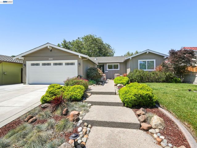 3051 Knights Bridge Rd, San Jose, CA 95132