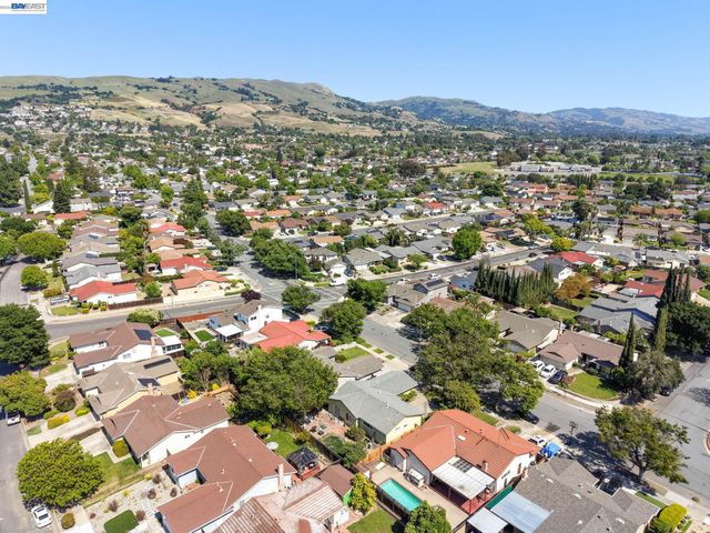 3051 Knights Bridge Rd, San Jose, CA 95132