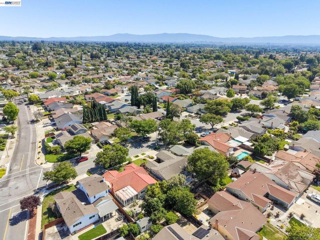 3051 Knights Bridge Rd, San Jose, CA 95132