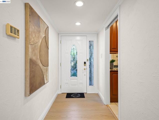 3051 Knights Bridge Rd, San Jose, CA 95132