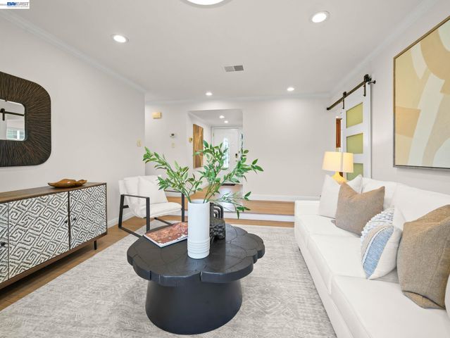 3051 Knights Bridge Rd, San Jose, CA 95132