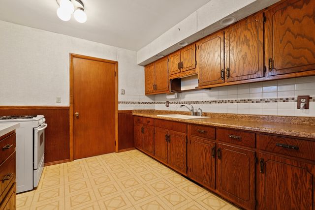 2219 Mcdonough Street, Joliet, IL 60436