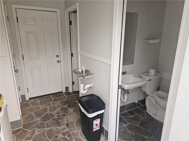1909 Brian Way, Decatur, GA 30033