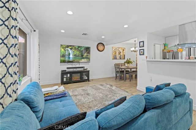467 Susan Ave, Moorpark, CA 93021