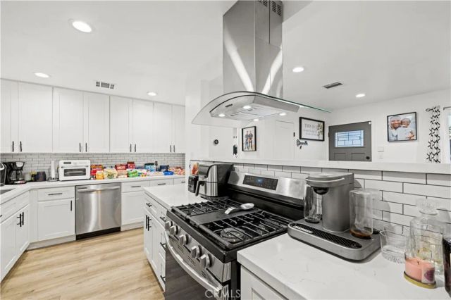 467 Susan Ave, Moorpark, CA 93021