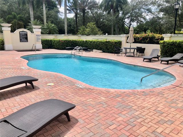 9021 SW 94th St 707, Miami, FL 33176
