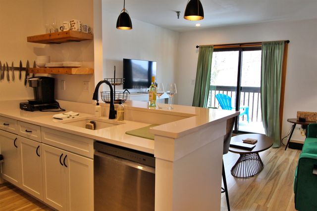 19 Village Ln Unit 322, Bolton, VT 05477