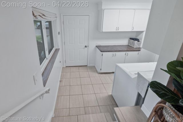 2593 S Christian Hills Drive, Rochester Hills, MI 48309