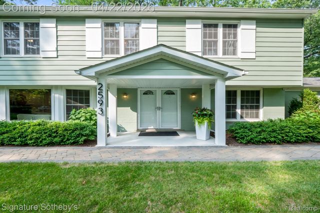 2593 S Christian Hills Drive, Rochester Hills, MI 48309