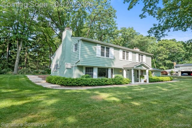 2593 S Christian Hills Drive, Rochester Hills, MI 48309