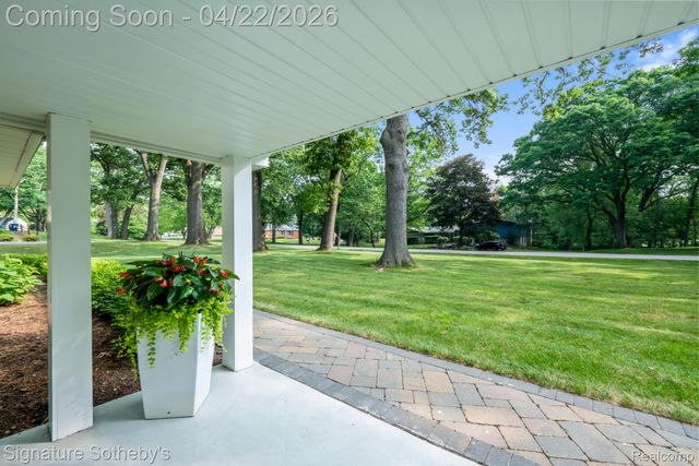 2593 S Christian Hills Drive, Rochester Hills, MI 48309