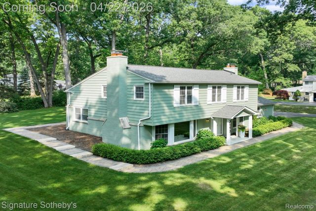 2593 S Christian Hills Drive, Rochester Hills, MI 48309