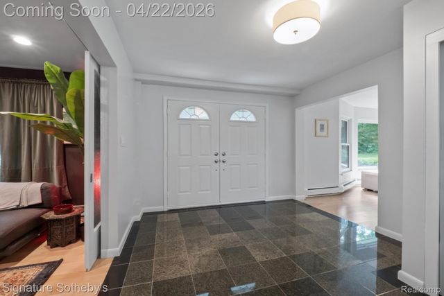 2593 S Christian Hills Drive, Rochester Hills, MI 48309