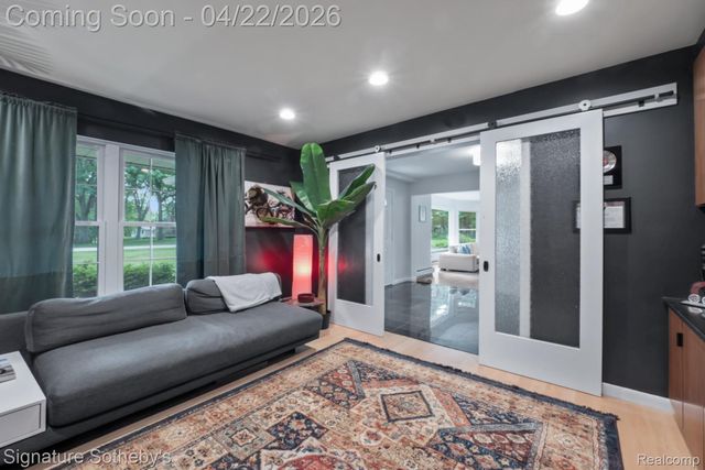2593 S Christian Hills Drive, Rochester Hills, MI 48309
