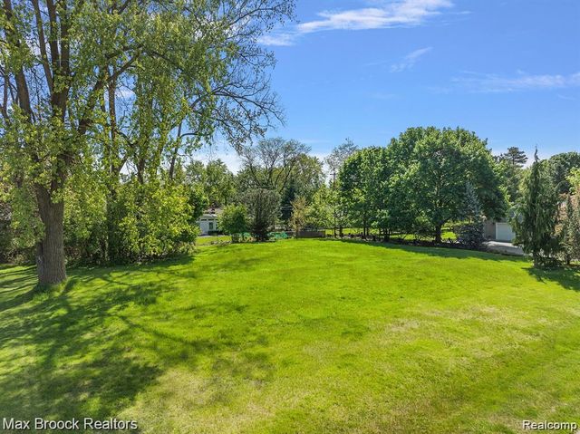 0000 Pine Ridge Road, West Bloomfield Charter Township, MI 48324