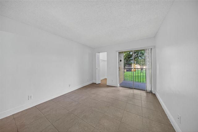 913 Meadows Circle 913, Boynton Beach, FL 33436