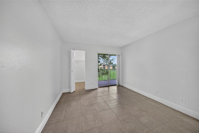 913 Meadows Circle 913, Boynton Beach, FL 33436