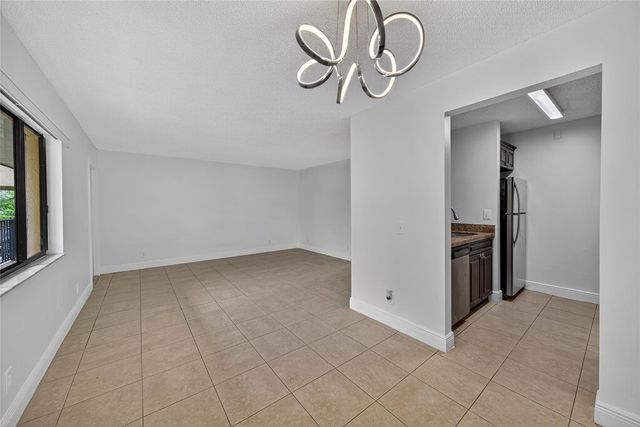 913 Meadows Circle 913, Boynton Beach, FL 33436