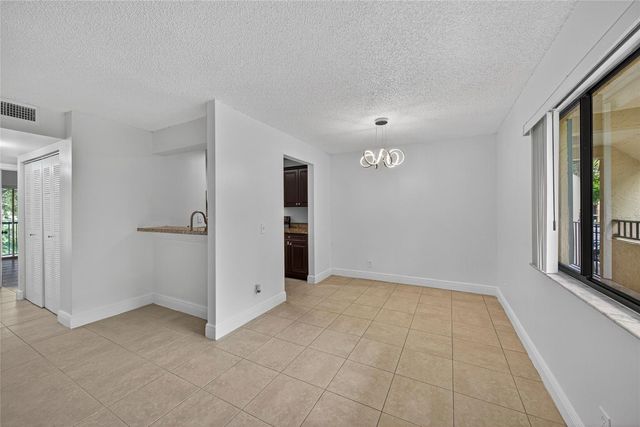 913 Meadows Circle 913, Boynton Beach, FL 33436