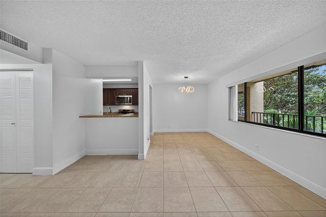 913 Meadows Circle 913, Boynton Beach, FL 33436