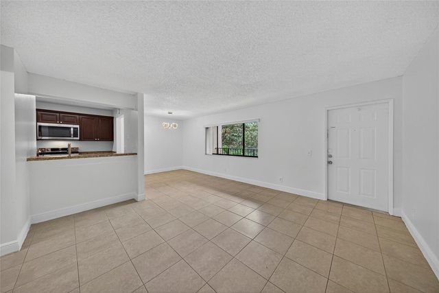 913 Meadows Circle 913, Boynton Beach, FL 33436