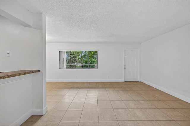 913 Meadows Circle 913, Boynton Beach, FL 33436