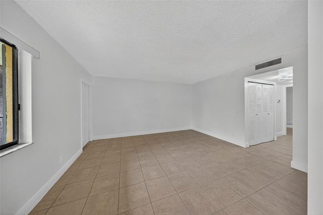 913 Meadows Circle 913, Boynton Beach, FL 33436