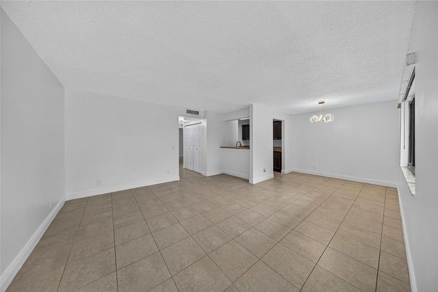 913 Meadows Circle 913, Boynton Beach, FL 33436