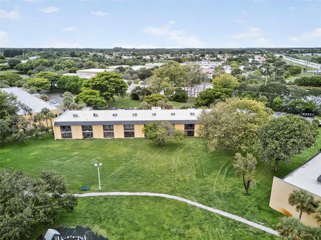 913 Meadows Circle 913, Boynton Beach, FL 33436