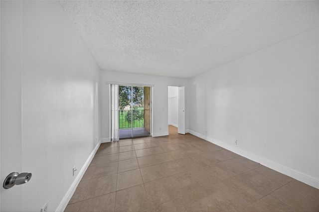 913 Meadows Circle 913, Boynton Beach, FL 33436