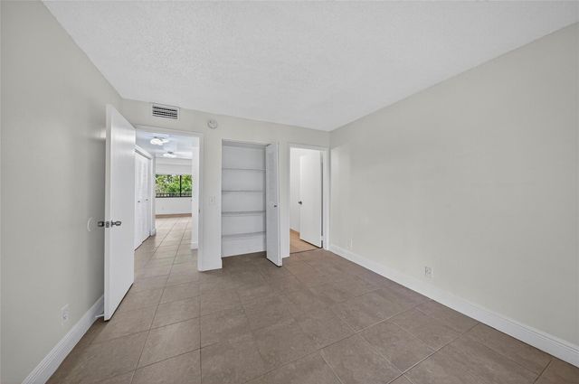 913 Meadows Circle 913, Boynton Beach, FL 33436