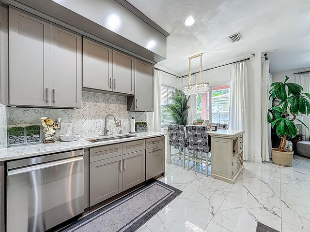 5524 Boynton Gardens Drive, Boynton Beach, FL 33437