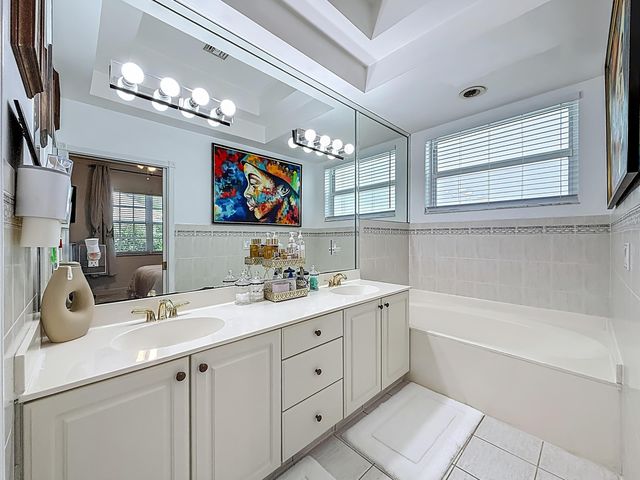 5524 Boynton Gardens Drive, Boynton Beach, FL 33437