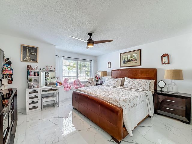 5524 Boynton Gardens Drive, Boynton Beach, FL 33437