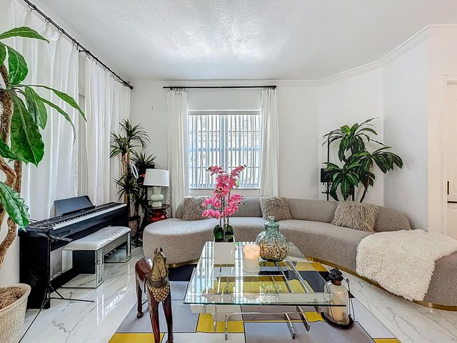 5524 Boynton Gardens Drive, Boynton Beach, FL 33437