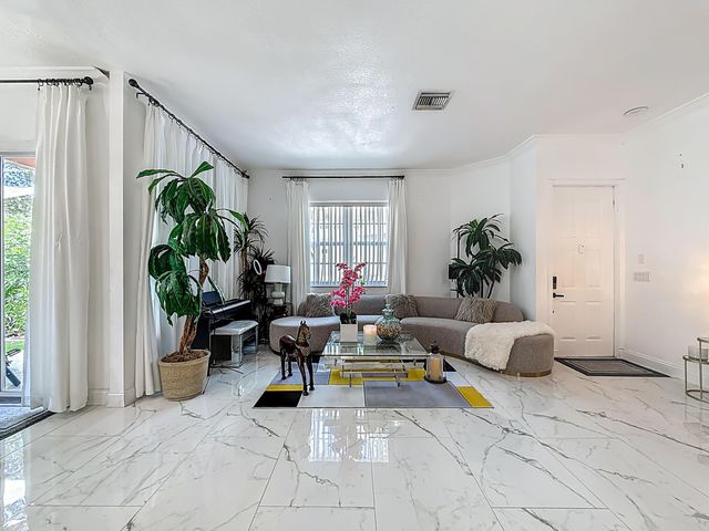 5524 Boynton Gardens Drive, Boynton Beach, FL 33437