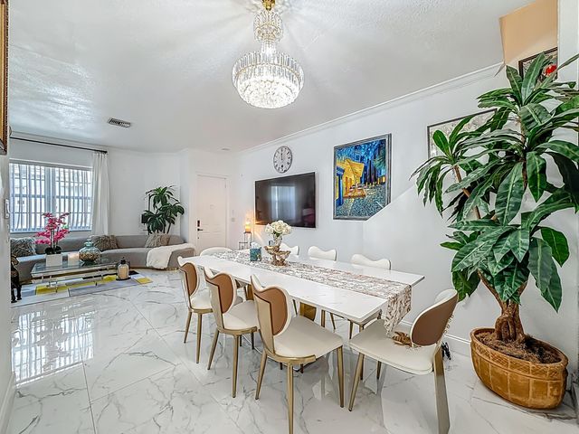 5524 Boynton Gardens Drive, Boynton Beach, FL 33437