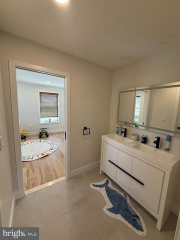 914 JAMES AVE, Cinnaminson, NJ 08077
