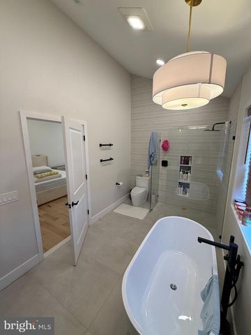 914 JAMES AVE, Cinnaminson, NJ 08077