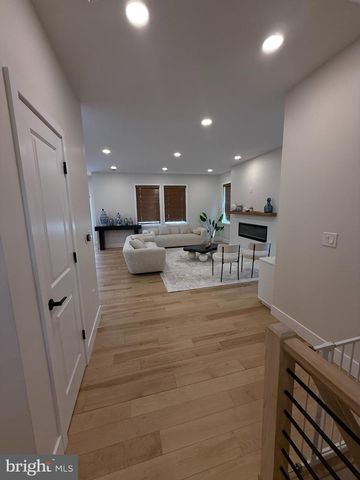 914 JAMES AVE, Cinnaminson, NJ 08077