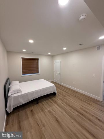 914 JAMES AVE, Cinnaminson, NJ 08077