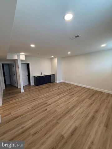 914 JAMES AVE, Cinnaminson, NJ 08077