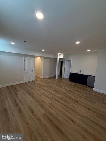 914 JAMES AVE, Cinnaminson, NJ 08077