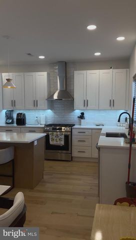 914 JAMES AVE, Cinnaminson, NJ 08077