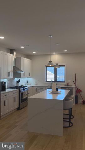 914 JAMES AVE, Cinnaminson, NJ 08077