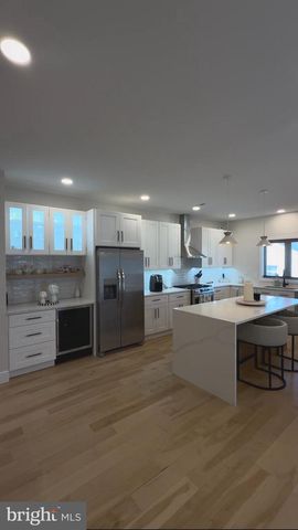 914 JAMES AVE, Cinnaminson, NJ 08077
