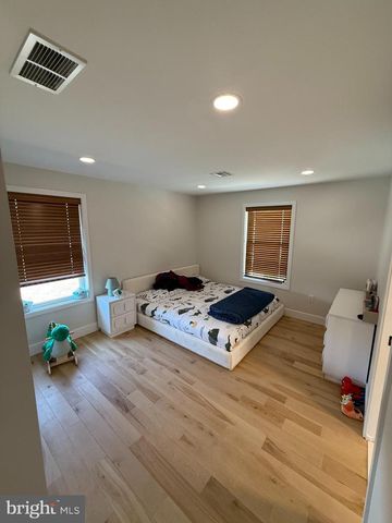 914 JAMES AVE, Cinnaminson, NJ 08077