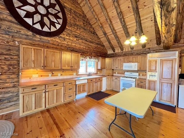 8885 Locust Street SW, Sherrodsville, OH 44675