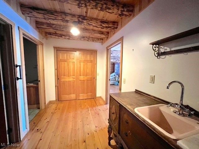 8885 Locust Street SW, Sherrodsville, OH 44675