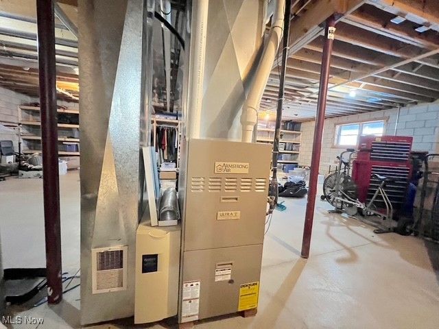 8885 Locust Street SW, Sherrodsville, OH 44675